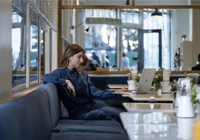 Ноутбук HP OmniBook X Flip x360 16-as0006ua 16" WUXGA IPS Touch, Intel U5-226V, 16GB, F1TB, UMA, Win11, сріблястий