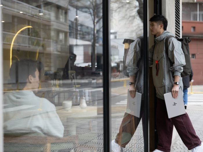 Ноутбук HP OmniBook 7 14-fs0000ua 14" WUXGA IPS AG, Intel 5-220H, 24GB, F1TB, UMA, Win11P, сріблястий