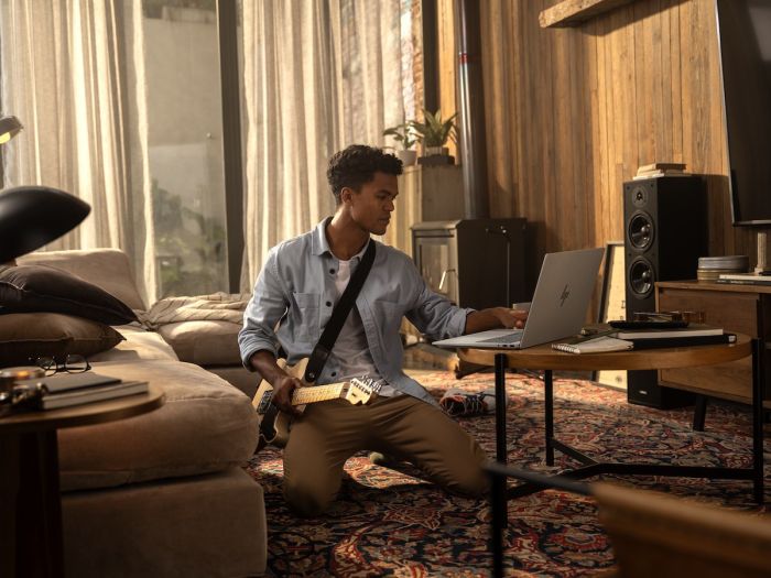 Ноутбук HP OmniBook 7 17-dc0000ua 17.3" FHD IPS Touch, Intel U7-258V, 32GB, F2TB, NVD4050-6, Win11, сріблястий